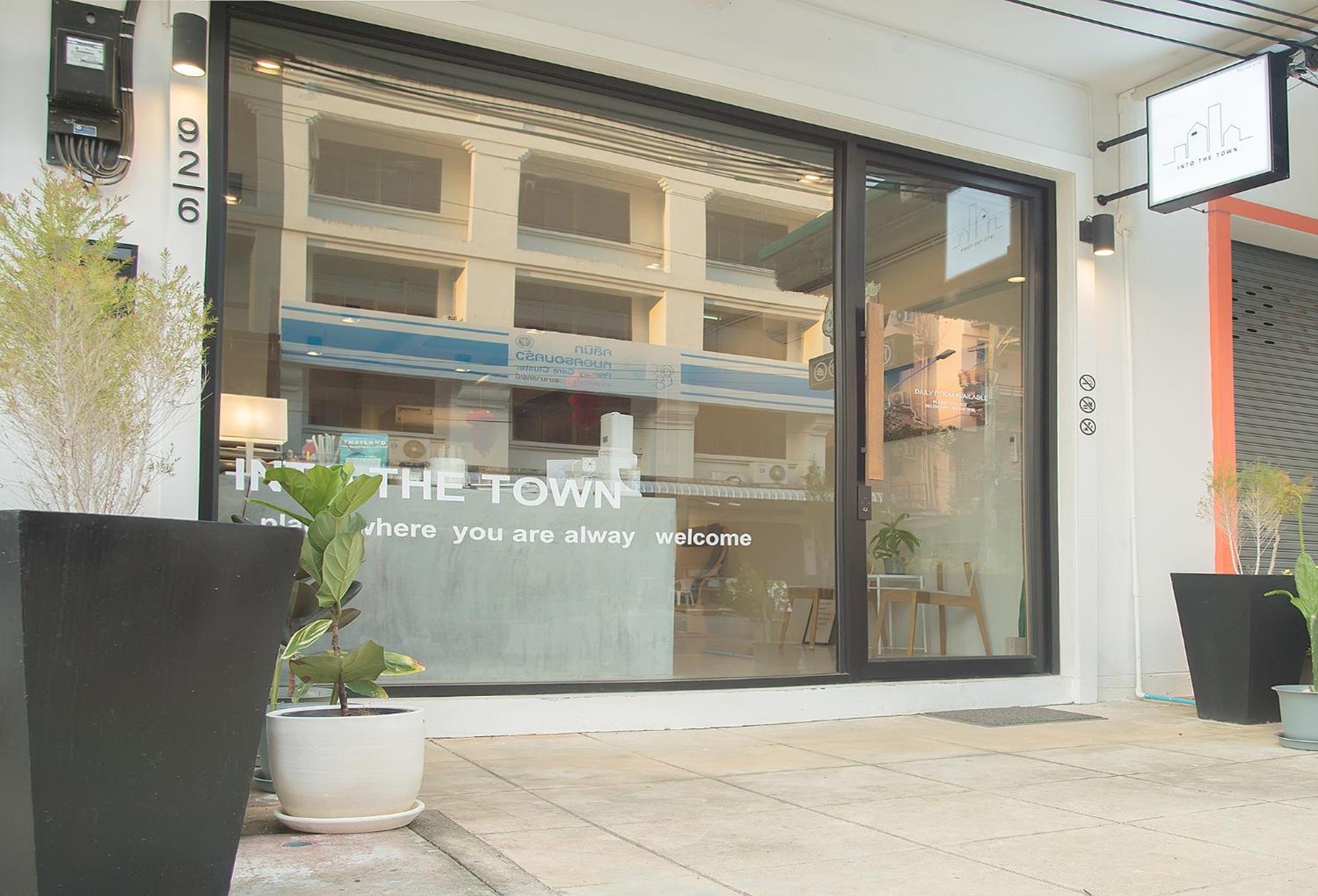 Into The Town Krabi Hotel Exterior photo